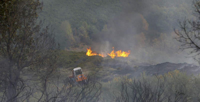 «Se detuvo dos minutos, luego continuó y empezó a salir humo y fuego con fuerza»